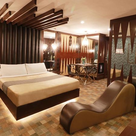 Motel Victoria Court Pampanga Esterno foto