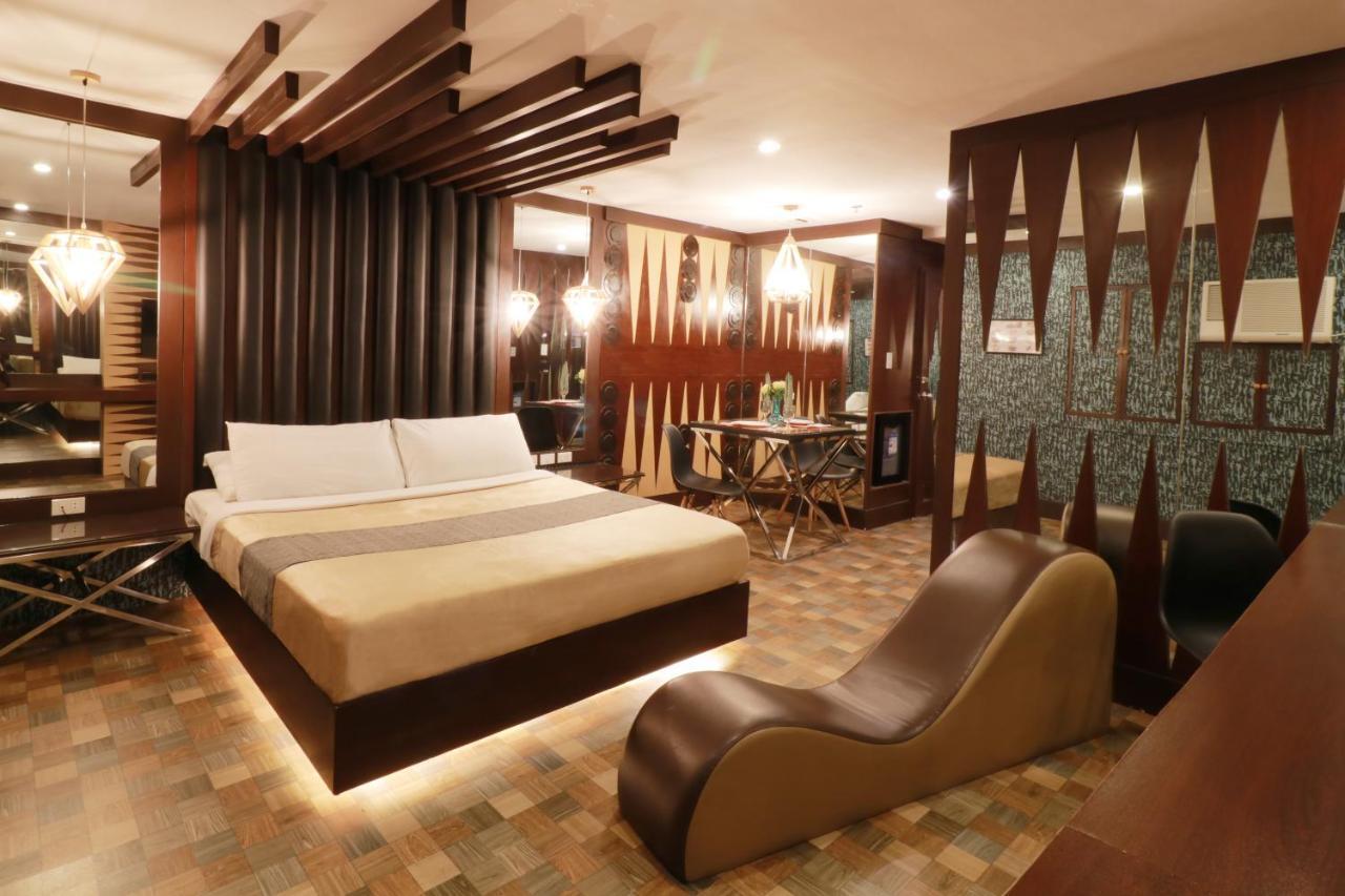 Motel Victoria Court Pampanga Esterno foto